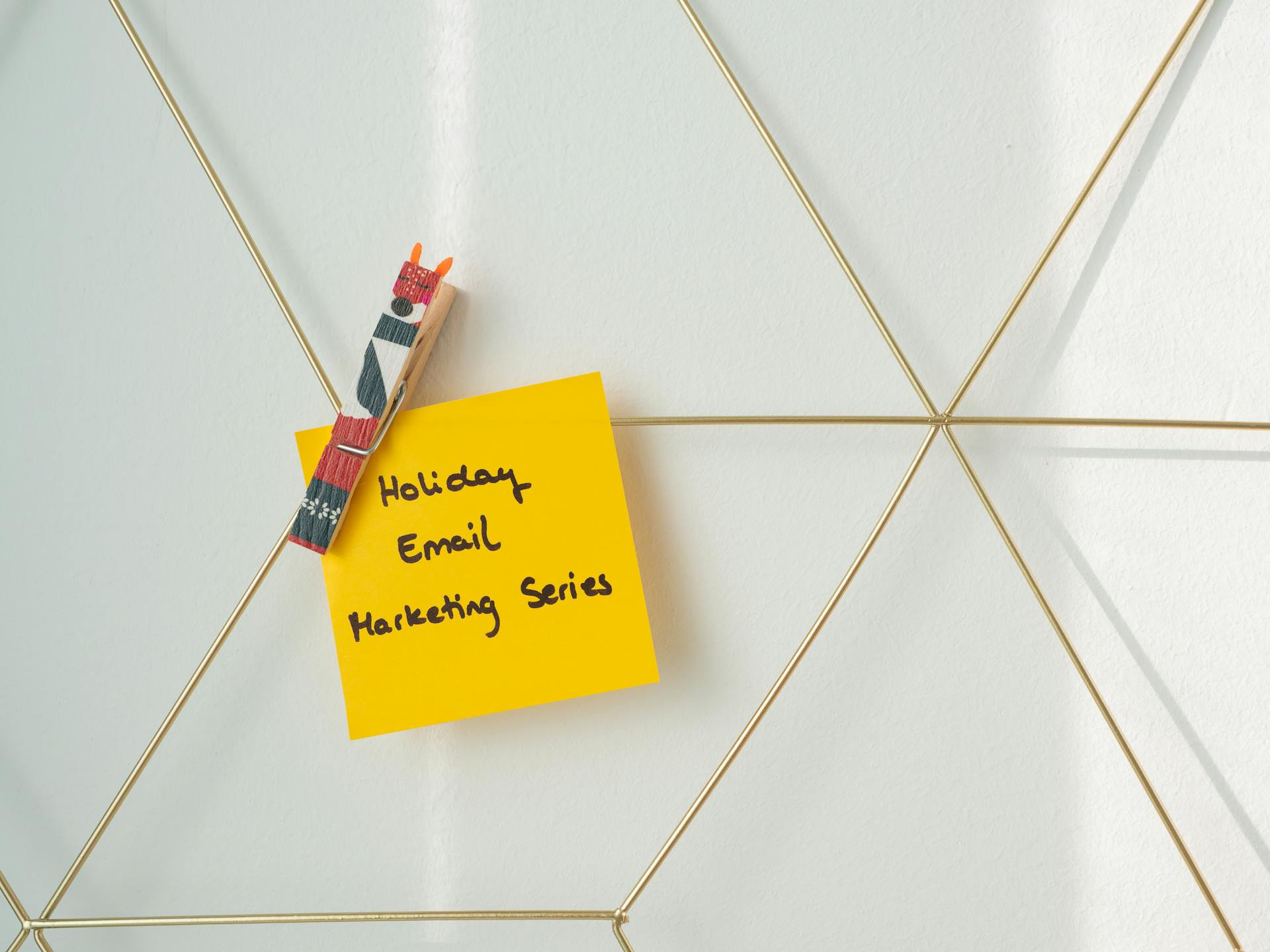 Sticky note says email marketing series